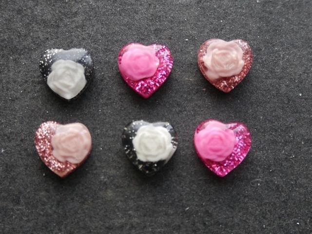 プラパーツ 手芸・アクセサリーパーツ  薔薇入りハート パーツ 6個セット デコパーツ < 香水/コスメ/ネイル  プラパーツ 手芸・アクセサリーパーツ  薔薇入りハート パーツ 6個セット デコパーツ  < 香水/コスメ/ネイルの