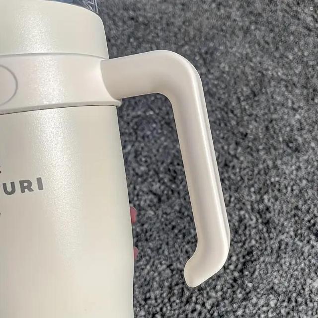 超お買い得1690円★大容量 冷水筒 1140ML 車用断熱カップ  オフィスストローカップ ステンレス製 アイストンブラー 白 < インテリア/ライフ  超お買い得1690円★大容量 冷水筒 1140ML 車用断熱カップ  オフィスストローカップ ステンレス製 アイストンブラー 白 < インテリア/ライフの