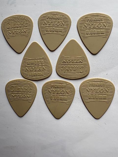 ピックボーイ社ナイロンピック0.60mm8枚パック < ホビー  ピックボーイ社ナイロンピック0.60mm8枚パック < ホビーの