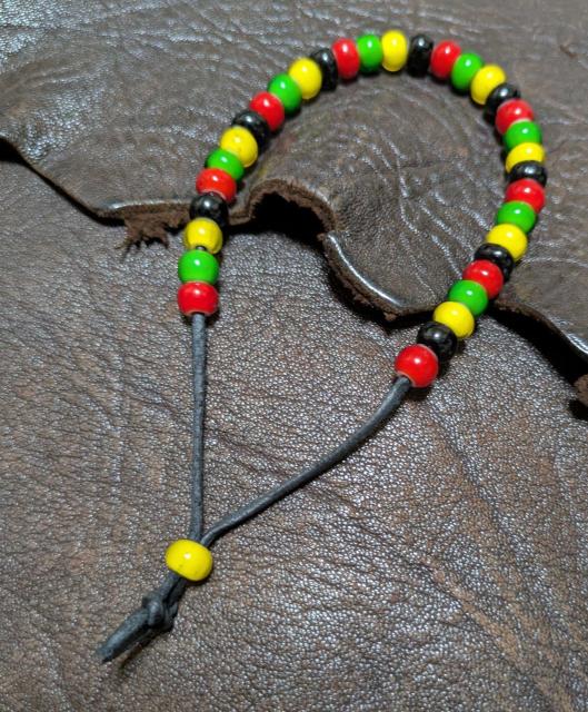 ラスタカラー★レゲエ★ビーズブレスレット★ホワイトハーツビーズ★鹿革紐★新品未着用★送料無料★クーポン★男女兼用 < 男性アクセサリー/時計 ラスタカラー★レゲエ★ビーズブレスレット★ホワイトハーツビーズ★鹿革紐★新品未着用★送料無料★クーポン★男女兼用 < 男性アクセサリー/時計の