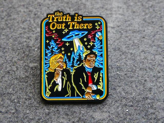 新品 X-ファイル モチーフ ピンブローチ ピンバッジ ピンズ < 男性アクセサリー/時計  新品 X-ファイル モチーフ ピンブローチ ピンバッジ ピンズ  < 男性アクセサリー/時計の