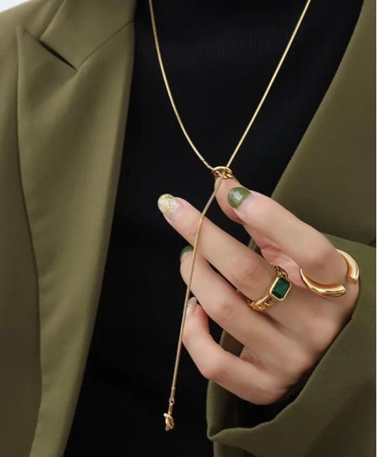 ロングネックレス【新品未使用】Y字ネックレス●ゴールド●長さ調整可能 < 女性アクセサリー/時計 ロングネックレス【新品未使用】Y字ネックレス●ゴールド●長さ調整可能 < 女性アクセサリー/時計の