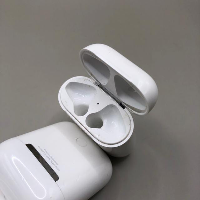  Apple Abv AirPods [dP[X̂ A1602 5  Ɠd/AV 