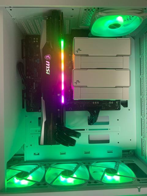 Radeon RX 6800 GAMING X TRIO 16G �O���t�B�b�N�{�[�h