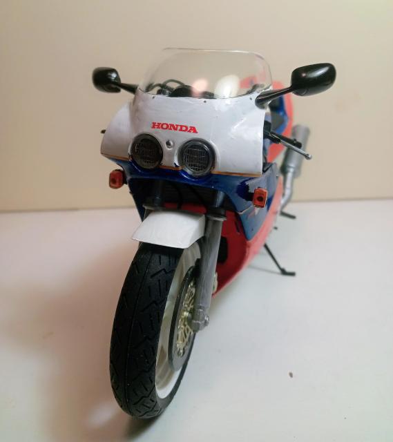 タミヤバイクプラモデル1/12塗装済完成品ホンダVFR750 < ホビー  タミヤバイクプラモデル1/12塗装済完成品ホンダVFR750 < ホビーの