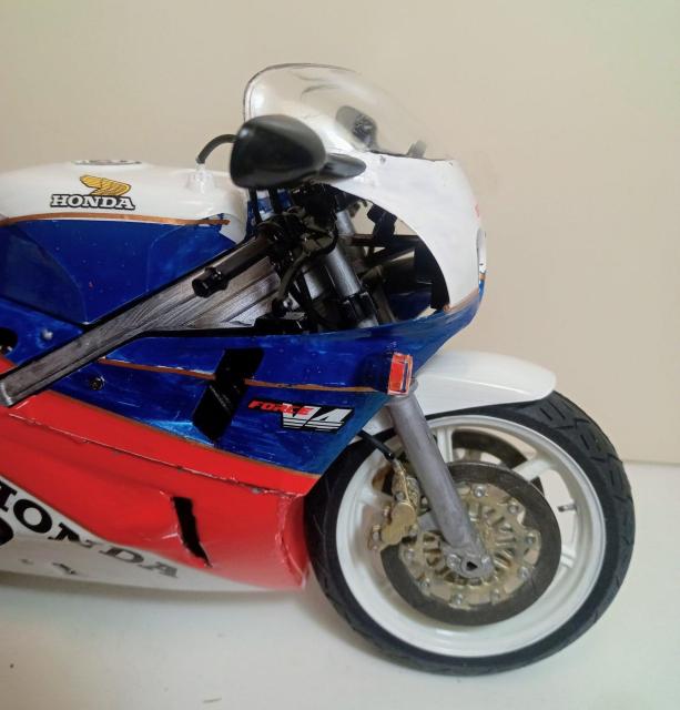 タミヤバイクプラモデル1/12塗装済完成品ホンダVFR750 < ホビー  タミヤバイクプラモデル1/12塗装済完成品ホンダVFR750 < ホビーの