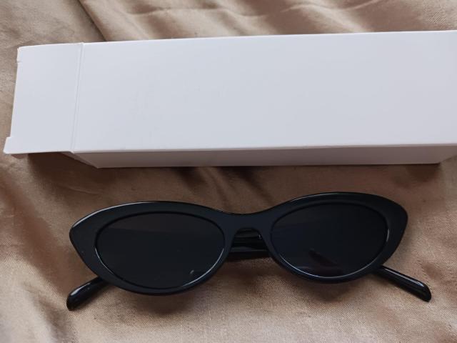 新品 キャットアイ サングラス ブラック UVカット 韓国ファッション ヘイリービーバー < 女性ファッション 新品 キャットアイ サングラス ブラック UVカット 韓国ファッション ヘイリービーバー < 女性ファッションの