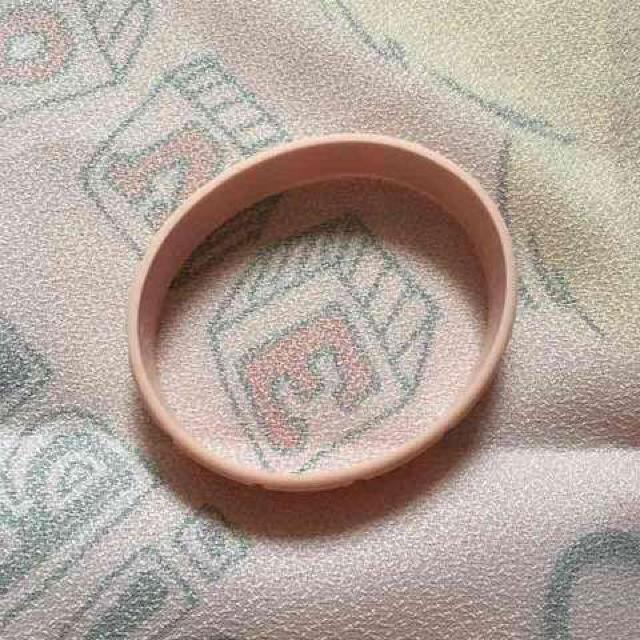 Q−POT・ピンク板チョコデザインラバーブレスレット。 < ブランド Q−POT・ピンク板チョコデザインラバーブレスレット。 < ブランドの