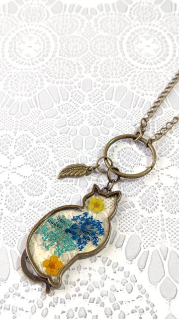 猫のレースフラワーのバッグチャーム  レジン  ハンドメイド < 女性ファッション  猫のレースフラワーのバッグチャーム  レジン  ハンドメイド < 女性ファッションの