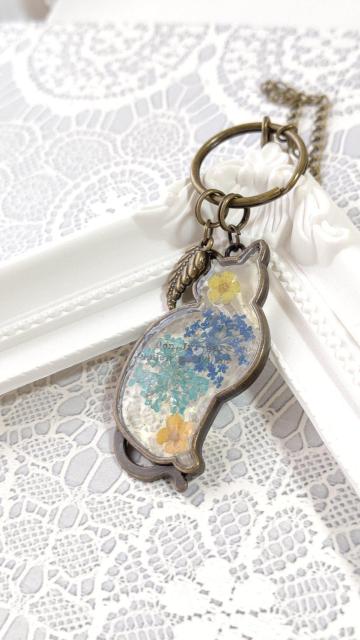 猫のレースフラワーのバッグチャーム  レジン  ハンドメイド < 女性ファッション  猫のレースフラワーのバッグチャーム  レジン  ハンドメイド < 女性ファッションの