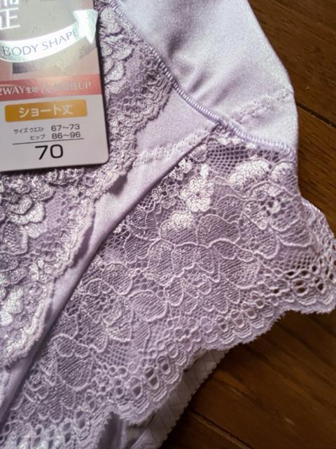 ウエスト67ー73サイズ!70サイズ!骨盤補正!2WAY生地and伸縮性アップ!光沢感ある!ショート丈!1枚履きOK!ガードル! < 女性ファッション  ウエスト67ー73サイズ!70サイズ!骨盤補正!2WAY生地and伸縮性アップ!光沢感ある!ショート丈!1枚履きOK!ガードル! < 女性ファッションの