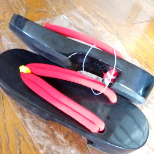 22.5〜24.0cm 黒×赤 浴衣 下駄 新品 < 女性ファッション 22.5〜24.0cm 黒×赤 浴衣 下駄 新品 < 女性ファッションの