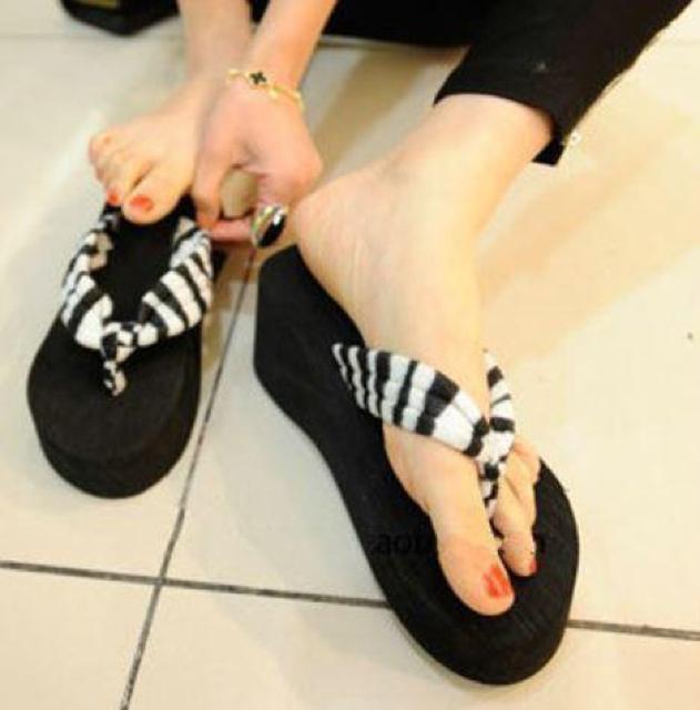 レディー ス ボーダー柄 厚底 サンダル ストライプ柄 ビーチサンダル ビーサン < 女性ファッション  レディー ス ボーダー柄 厚底 サンダル ストライプ柄 ビーチサンダル ビーサン < 女性ファッションの