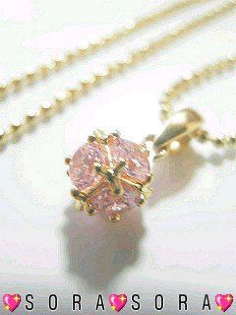 【ゴールドキューブ】キュービックジルコニアネックレス 巾着袋付 < 女性アクセサリー/時計 【ゴールドキューブ】キュービックジルコニアネックレス 巾着袋付 < 女性アクセサリー/時計の