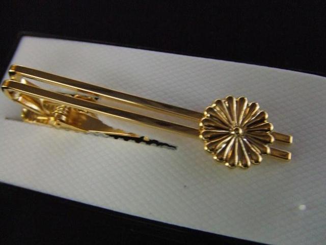 菊の御紋立体ネクタイピン菊紋菊花紋ご紋章代紋家紋/木 < 男性ファッション 菊の御紋立体ネクタイピン菊紋菊花紋ご紋章代紋家紋/木 < 男性ファッションの