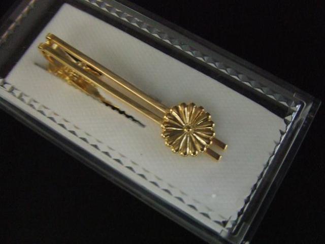 菊の御紋立体ネクタイピン菊紋菊花紋ご紋章代紋家紋/木 < 男性ファッション 菊の御紋立体ネクタイピン菊紋菊花紋ご紋章代紋家紋/木 < 男性ファッションの