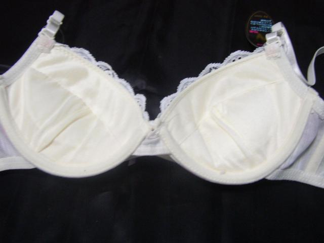 アイボリーイエロに花柄D70Mワイヤー入り < 女性ファッション   アイボリーイエロに花柄D70Mワイヤー入り < 女性ファッションの