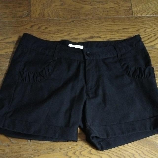 URBAN RESEARCH 黒 ショートパンツ 美品 64-91 < ブランド  URBAN RESEARCH 黒 ショートパンツ 美品 64-91  < ブランドの