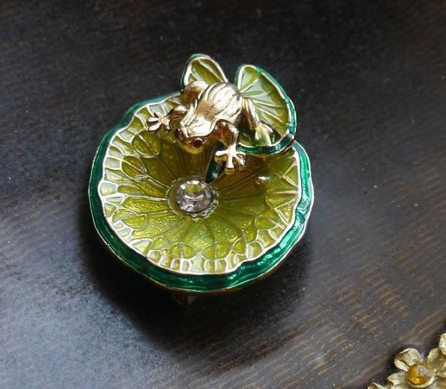 新品アンティーク調エナメル蛙カエルブローチ クラシック ヴィンテージ風 ヴィクトリアン ゴシック < 女性アクセサリー/時計 新品アンティーク調エナメル蛙カエルブローチ クラシック ヴィンテージ風 ヴィクトリアン ゴシック < 女性アクセサリー/時計の