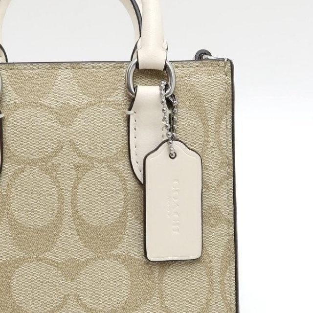 ◆ 新品 本物 ◆ COACH コーチ シグネチャー 2Way ミニ トートバッグ ショルダーバッグ 保存袋 人気 CJ494 < ブランド  ◆ 新品 本物 ◆ COACH コーチ シグネチャー 2Way ミニ トートバッグ ショルダーバッグ 保存袋 人気 CJ494 < ブランドの