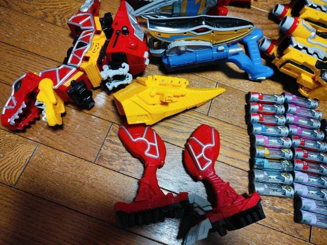 獣電戦隊 キョウリュウジャー キングオージャー ガブリボルバー 獣電池 戦隊 < おもちゃ 獣電戦隊 キョウリュウジャー キングオージャー ガブリボルバー 獣電池 戦隊 < おもちゃの