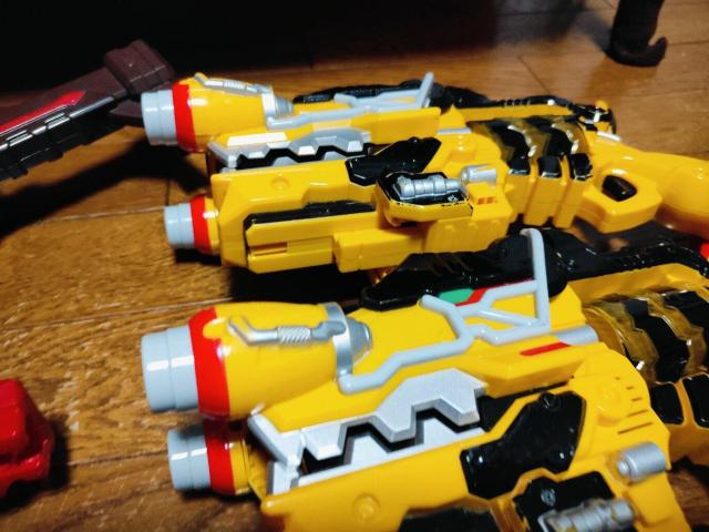 獣電戦隊 キョウリュウジャー キングオージャー ガブリボルバー 獣電池 戦隊 < おもちゃ 獣電戦隊 キョウリュウジャー キングオージャー ガブリボルバー 獣電池 戦隊 < おもちゃの