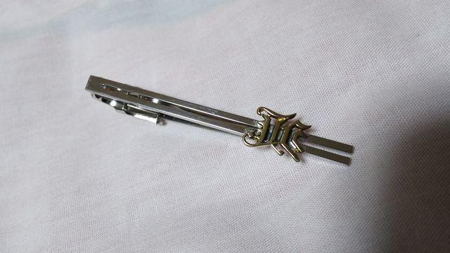 正規 レア WAKO ワコー ヴィンテージ ゴシックロゴネクタイピン アンティーク オールドタイバー < 男性ファッション  正規 レア WAKO ワコー ヴィンテージ ゴシックロゴネクタイピン アンティーク オールドタイバー < 男性ファッションの