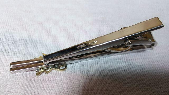 正規 レア WAKO ワコー ヴィンテージ ゴシックロゴネクタイピン アンティーク オールドタイバー < 男性ファッション  正規 レア WAKO ワコー ヴィンテージ ゴシックロゴネクタイピン アンティーク オールドタイバー < 男性ファッションの