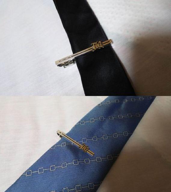 正規 レア WAKO ワコー ヴィンテージ ゴシックロゴネクタイピン アンティーク オールドタイバー < 男性ファッション  正規 レア WAKO ワコー ヴィンテージ ゴシックロゴネクタイピン アンティーク オールドタイバー < 男性ファッションの