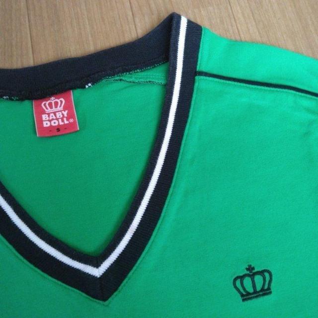 VネックTシャツ 緑 S ベビードールBABYDOLLベビド < ブランド VネックTシャツ 緑 S ベビードールBABYDOLLベビド < ブランドの