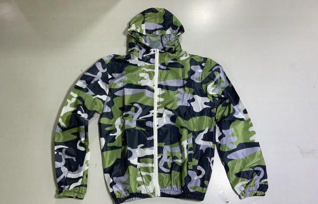 メンズ 迷彩 ダウンジャケット フード付きカモフラ ウィンドブレーカー L XL < 男性ファッション メンズ 迷彩 ダウンジャケット フード付きカモフラ ウィンドブレーカー L XL < 男性ファッションの