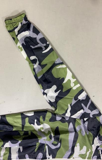 メンズ 迷彩 ダウンジャケット フード付きカモフラ ウィンドブレーカー L XL < 男性ファッション メンズ 迷彩 ダウンジャケット フード付きカモフラ ウィンドブレーカー L XL < 男性ファッションの