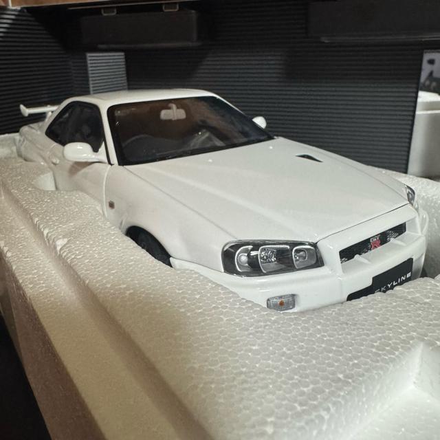 絶版未展示品オートアート1/18 スカイライン GT-R R34 VスペックII < ホビー  絶版未展示品オートアート1/18 スカイライン GT-R R34 VスペックII  < ホビーの
