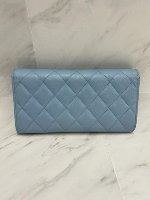 CHANEL シャネル 長財布 ウォレット キャビア 水色 ビジュー ストーン 中古 < ブランド CHANEL シャネル 長財布 ウォレット キャビア 水色 ビジュー ストーン 中古 < ブランドの