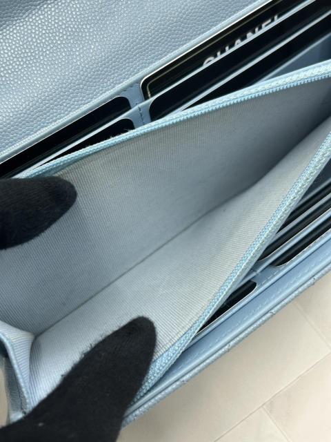 CHANEL シャネル 長財布 ウォレット キャビア 水色 ビジュー ストーン 中古 < ブランド CHANEL シャネル 長財布 ウォレット キャビア 水色 ビジュー ストーン 中古 < ブランドの