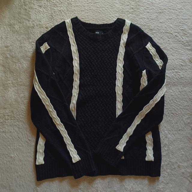 ★HAREハレ黒白ブラック&ホワイトバイカラーお洒落ケーブル編みストライプ柄ウール混暖か♪凝った生地デザイン長袖丸首ニットセーター < ブランド ★HAREハレ黒白ブラック&ホワイトバイカラーお洒落ケーブル編みストライプ柄ウール混暖か♪凝った生地デザイン長袖丸首ニットセーター < ブランドの