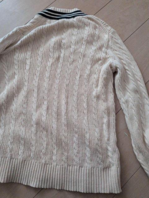 Vネック ケーブルニットセーター < 女性ファッション Vネック ケーブルニットセーター < 女性ファッションの