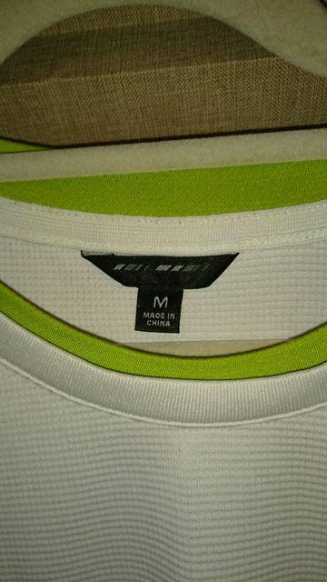 UNIQLO♪メンズTシャツ☆Mサイズ☆ポリエステル♪ < ブランド  UNIQLO♪メンズTシャツ☆Mサイズ☆ポリエステル♪ < ブランドの