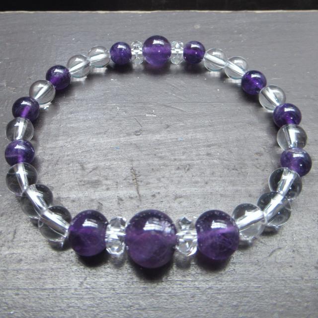 アメジストx水晶ブレスレット < 女性アクセサリー/時計 アメジストx水晶ブレスレット < 女性アクセサリー/時計の