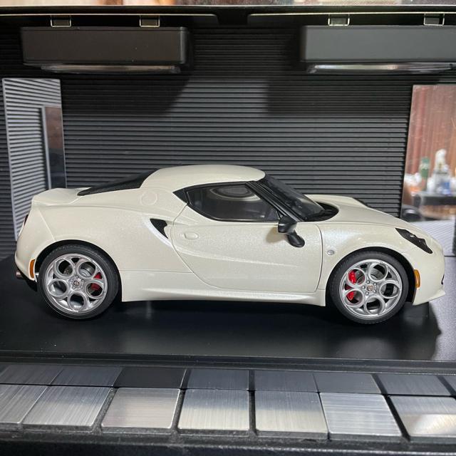 未展示品 オートアート 1/18 アルファロメオ 4C < ホビー  未展示品 オートアート 1/18 アルファロメオ 4C < ホビーの