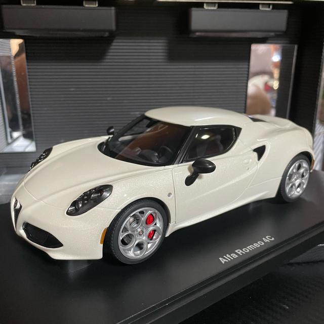 未展示品 オートアート 1/18 アルファロメオ 4C < ホビー  未展示品 オートアート 1/18 アルファロメオ 4C < ホビーの