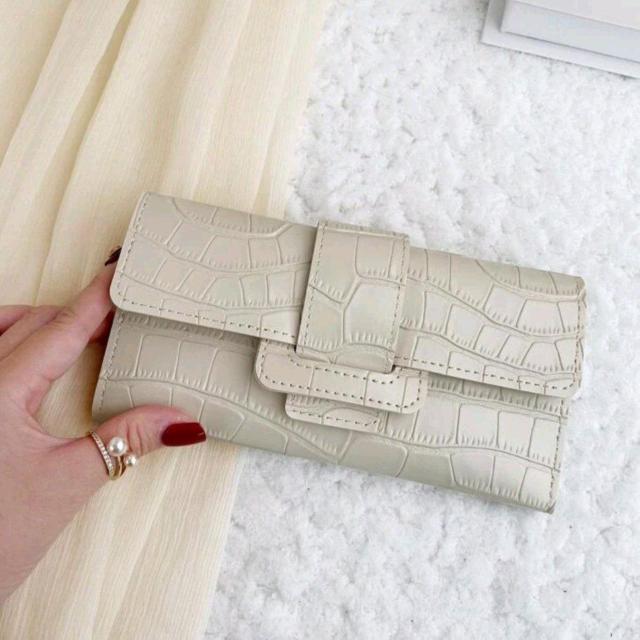新品★クロコ型押し風薄手カードケース長財布/ホワイト < 女性ファッション  新品★クロコ型押し風薄手カードケース長財布/ホワイト  < 女性ファッションの