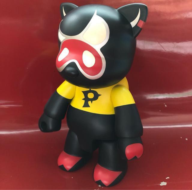 《toy2r × MAD BARBARIANS》フィギュア デザイナーズトイ 豚 QEE kidrobot アーティストトイ < ホビー  《toy2r × MAD BARBARIANS》フィギュア デザイナーズトイ 豚 QEE kidrobot アーティストトイ  < ホビーの