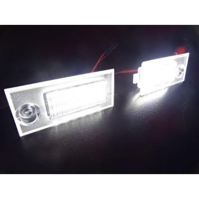 アウディ AUDI A6 C5 97-04y 専用設計キャンセラー内蔵LEDナンバー灯 < 自動車/バイク アウディ AUDI A6 C5 97-04y 専用設計キャンセラー内蔵LEDナンバー灯 < 自動車/バイク