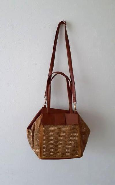 ベージュ スタッズ リボン マチたっぷり 2way ショルダーバッグ ハンドバッグ < 女性ファッション  ベージュ スタッズ リボン マチたっぷり 2way ショルダーバッグ ハンドバッグ < 女性ファッションの