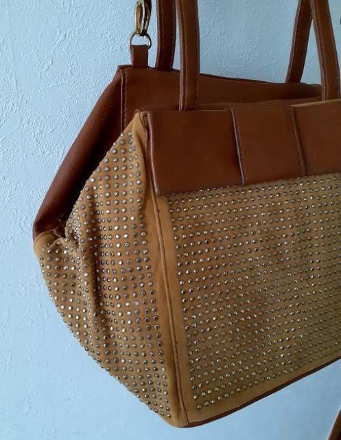 ベージュ スタッズ リボン マチたっぷり 2way ショルダーバッグ ハンドバッグ < 女性ファッション  ベージュ スタッズ リボン マチたっぷり 2way ショルダーバッグ ハンドバッグ < 女性ファッションの