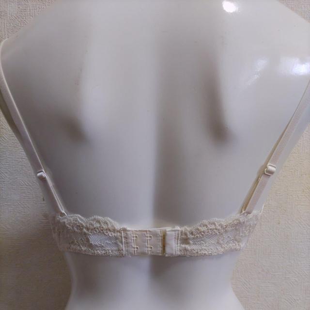 エメフィール C70 ブラ単品 新品タグ付 オフホワイト < 女性ファッション  エメフィール C70 ブラ単品 新品タグ付 オフホワイト < 女性ファッションの