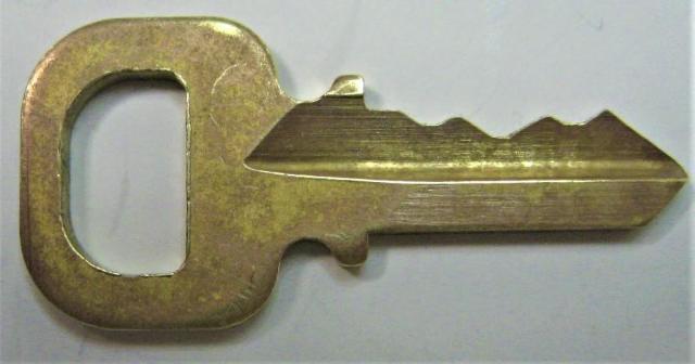 ルイ・ヴィトン VUITTON チャーム 南京錠の鍵カギ 302 男女兼用 b < ブランド  ルイ・ヴィトン VUITTON チャーム 南京錠の鍵カギ 302 男女兼用 b < ブランドの