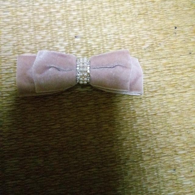 ハンドメイド ベロア生地ピンク系キラキラ飾り付きバレッタ < 女性ファッション  ハンドメイド ベロア生地ピンク系キラキラ飾り付きバレッタ  < 女性ファッションの