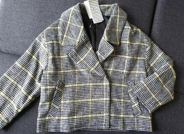 130★LR★おしゃれなチェック柄コート★新品★送料無料 < キッズ/ベビー  130★LR★おしゃれなチェック柄コート★新品★送料無料 < キッズ/ベビーの